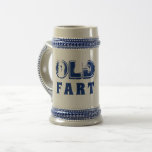 Funny Birthday "Old Furz" Distressed Text Bierglas<br><div class="desc">Geben Sie ein Geschenk,  das sie mit dieser lustigen "Alten Furz" Bierstein zum Lachen bringen wird,  der perfekt ist,  um Vater oder Opa als Geburtstagsgeschenk,  Weihnachtsgeschenk,  Ehemannsgeschenk oder einen anderen besondere Anlass zu schenken. "Alte Furz" steht in dunkelblau.</div>