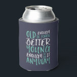 Funny Birthday Zitat alt genug jung genug Dosenkühler<br><div class="desc">Das ist ein großartiges Geschenk für diejenigen, die Geburtstage feiern, in ihren 20ern oder 30ern. Wie alt bist du? Alt genug, um es besser zu wissen. Jung genug, es trotzdem zu tun. Ein lustiges und humorvolles Zitat, um der Welt lassen, dass man immer noch das coole got. Die Hintergrundfarbe kann...</div>