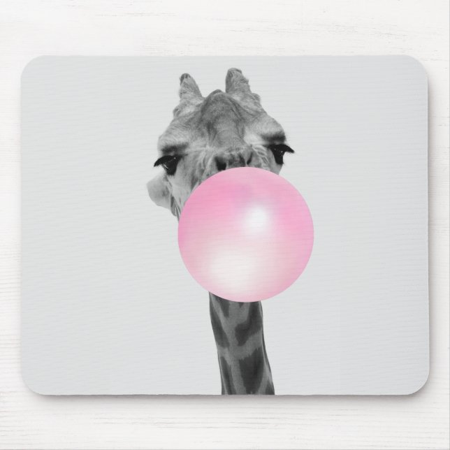 Funny Black and White Giraffe mit Blubble Gum Mousepad (Vorne)