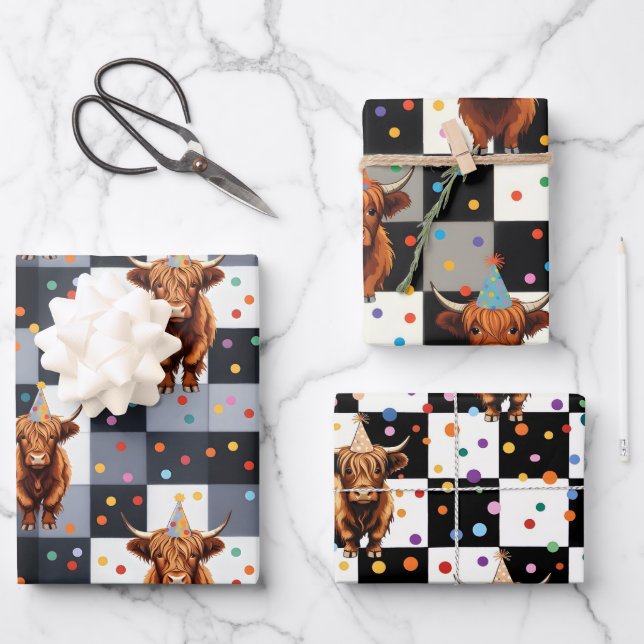 Funny Blue Checkered Highland Cow Birthday Geschenkpapier Set (Vorderseite)