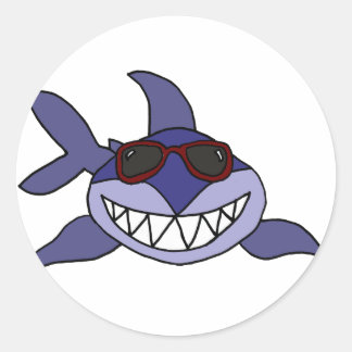 Funny Blue Shark mit Sonnenbrille Runder Aufkleber