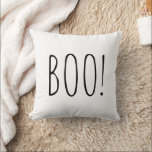Funny BOO! Minimalistische Halloween-Wohngestaltun Kissen<br><div class="desc">Genießen Sie den atemberaubenden Stil für Ihre gemütliche Zuhause! Dieses spielerische typografische "Boo!" Halloween Kissen ist der perfekte Weg, um Ihrem Sofa, Bett oder der Veranda in dieser Saison einen geistreichen Geist-Charme zu verleihen. Mit seinem niedlichen, minimalistischen "Boo!"-Design ist es ein Muss für Trick, Dekoration oder einen Horror in der...</div>
