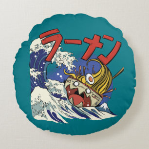 Funny Bowl of Ramen während eines Ozeansturms Rundes Kissen