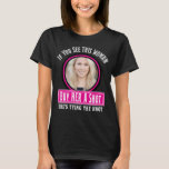 Funny Bride Junggeselinnen-Abschied T-Shirt<br><div class="desc">Feiern Sie die zukünftige Braut mit unserem Funny Bride Junggeselinnen-Abschied Shirt! Dieses spielerische und stilvolle Shirt zeichnet sich durch ein unterhaltsames Design aus, das mit dem Foto der Braut perfekt abgestimmt ist. Es ist das ideale Kleid für die Brautjungfrauen, die Trauzeugin und all ihre nächsten Freunde. Dieses moderne Design ist...</div>