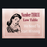 Funny Bunco Nummer drei Low Table Card Tischnummer<br><div class="desc">Funny Bunco Tischnummer Drei Low Table für Ihre Bunco Gruppe. Spieler werden diese lustigen Retrokarten schätzen,  um ihnen zu helfen,  nach jeder Runde von Tisch zu Tisch zu wechseln. Imitate Rose Goldfolie schauend Hintergrund. Niedliche und lustige Bunco Spiel Nachttischkarten.</div>
