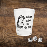 Funny Bunco Retro Frau Welchen Tisch gehe ich? Schnapsglas<br><div class="desc">Nachdem Sie diese Brille für ein paar Drinkrunden verwendet haben,  müssen Sie wirklich gefragt haben: "Was für ein Tisch soll ich dir geben?" Das sonnige Glas wurde für Bunco Spieler entwickelt,  die nach jeder Runde von Tisch zu Tisch gehen. Stilvolle Retrofrau erwägt ihren nächsten Schritt.</div>