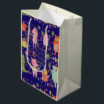 Funny Cartoon Animals Sing Happy Birthday Mittlere Geschenktüte<br><div class="desc">Funny Cartoon Animals Sing Happy Birthday Medium Geschenktasche</div>