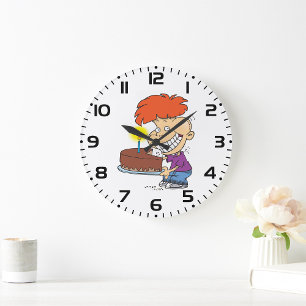 Funny Cartoon Boy with Chocolate Birthday Cake Große Wanduhr