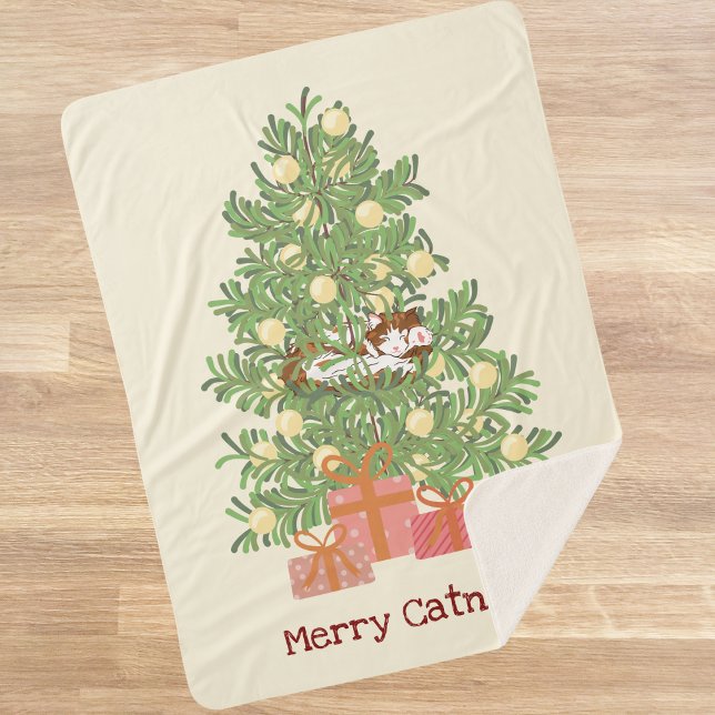 Funny Cat & Christmas Tree Merry Catnaps! Creme Sherpadecke (Von Creator hochgeladen)
