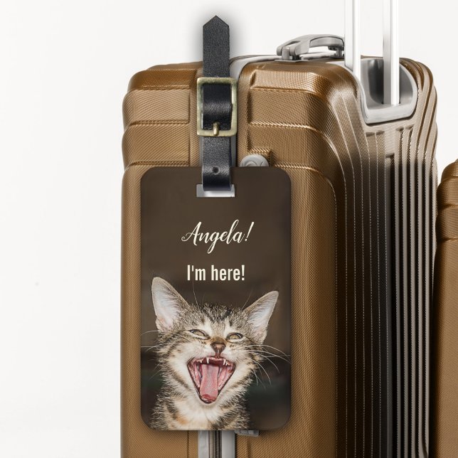 Funny Cat Humour Luggage Tag Gepäckanhänger (Luggage tag featuring a funny image of a yelling cat trying to catch your attention)