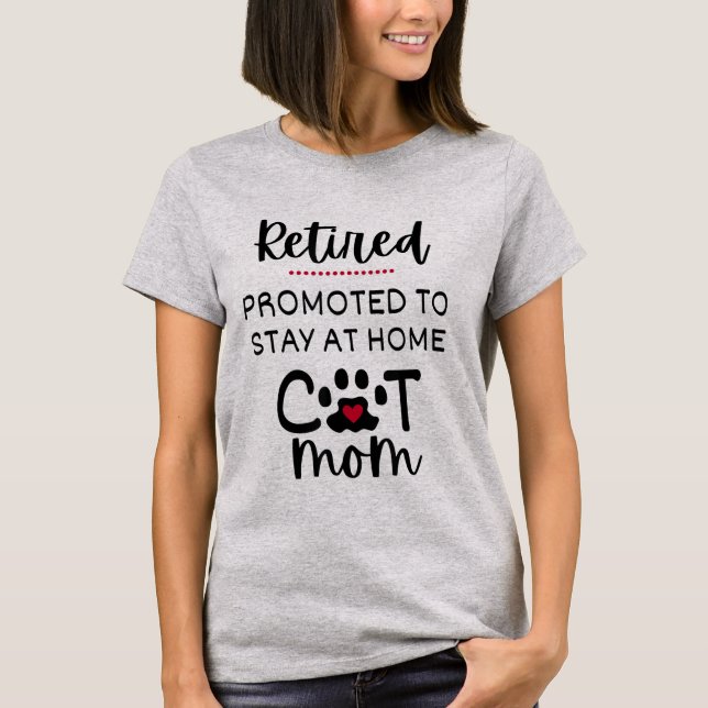 Funny Cat Mama Cat with Heart Retirement 2025 T-Shirt (Vorderseite)