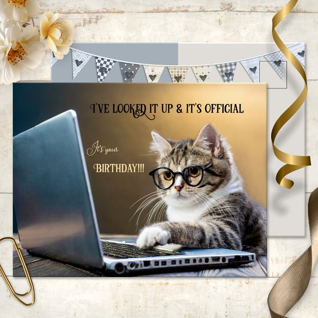 Funny Cat Offiziell Geburtstag Postkarte (A funny birthday postcard showing a kitty with glasses looking at a laptop. Great for a cat lover)