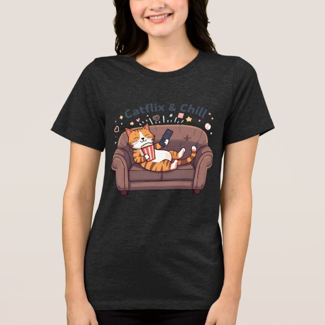 Funny Cat Shirt – Catflix & Chill Tee (Vorderseite)