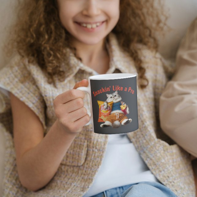 Funny Cat Snackin' like a Pro Kaffeetasse (Von Creator hochgeladen)