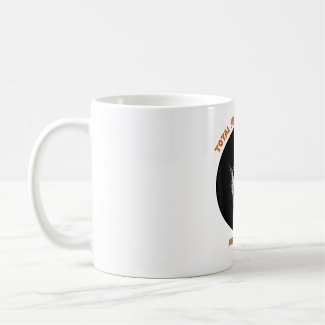 Funny Cat Watching Total Solar Eclipse 2024 Kaffeetasse (Links)