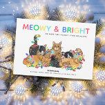 Funny Cats & Chickens Weihnachts-Foto Feiertagskarte<br><div class="desc">Mit unserer skurrilen Weihnachtskatze und Hühnerkarte kommen Sie in den festlichen Geist. In einem lebendigen Design mit 4 hübschen Katzen und 3 charmanten Hühnern, eingebettet in glitzernde Urlaublichter, begleitet von klugen Grüßen wie "Meowy & Bright" und "HEnjoy Your Holidays". Diese zweiseitige Flachkarte wurde aus hochwertigem Karton gefertigt und bietet eine...</div>