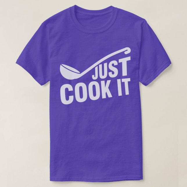 Funny Chief Cook Saying T-Shirt (Design vorne)