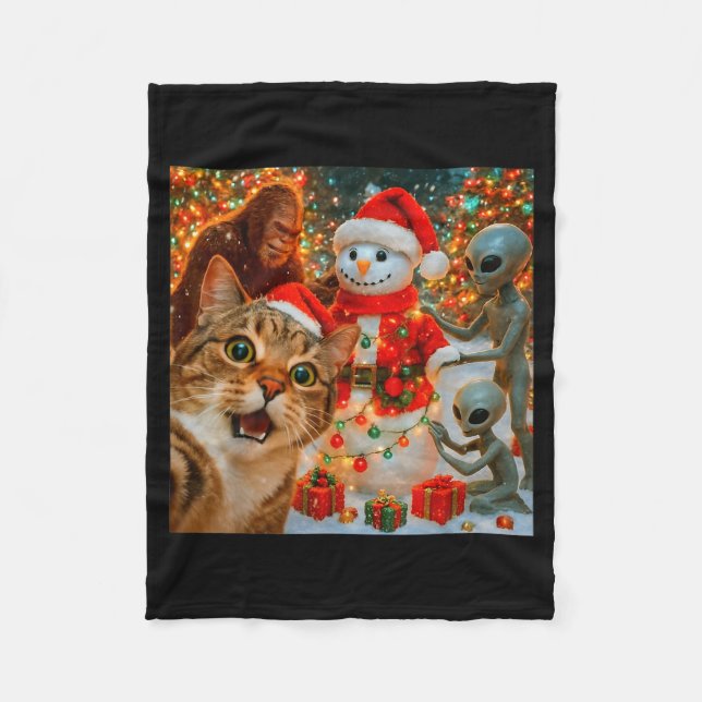 Funny Christmas Cat Selfie With Bigfoot Alien &amp Fleecedecke (Vorderseite)