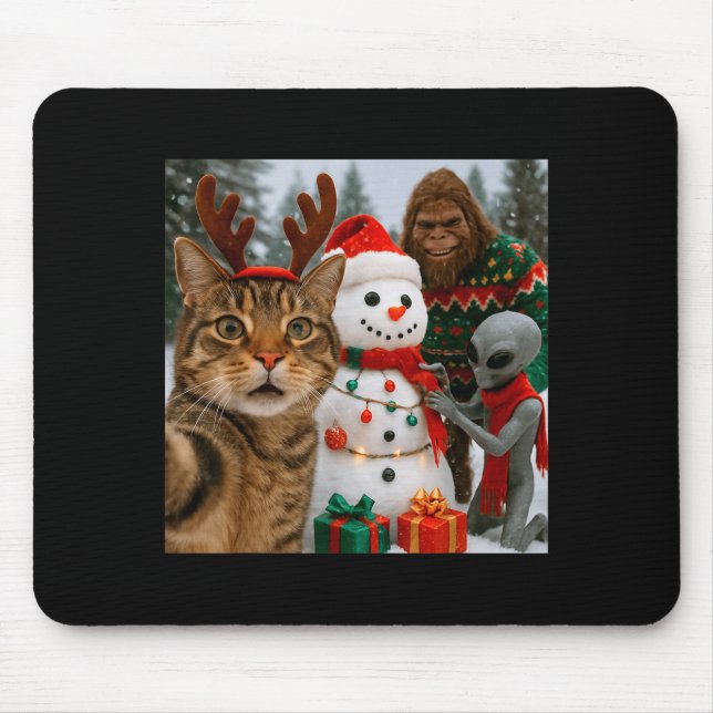 Funny Christmas Cat Selfie With Bigfoot Alien &amp Mousepad (Vorne)