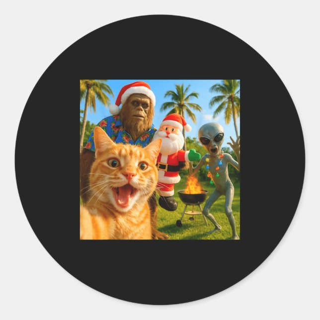 Funny Christmas Cat Selfie With Bigfoot &amp; Alie Runder Aufkleber (Vorderseite)