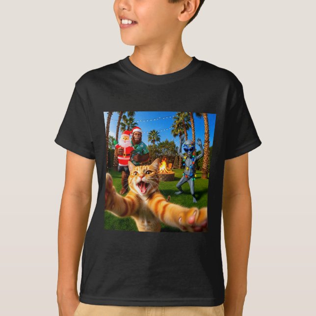 Funny Christmas Cat Selfie With Bigfoot &amp; Alie T-Shirt (Vorderseite)