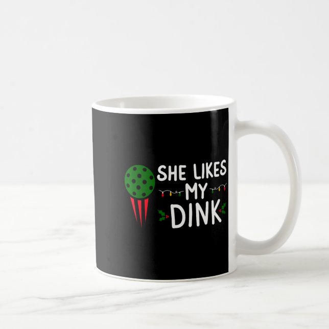 Funny Christmas Ckleball She Likes My Drink Outfit Kaffeetasse (Rechts)
