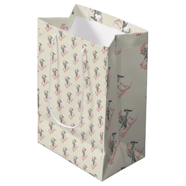 Funny Christmas Gnome Mittlere Geschenktüte (Vorderseite Schrägansicht)