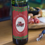 Funny Christmas Mechanic Auto Reparatur Weinetiket Weinetikett<br><div class="desc">Fun Label für Ihren Holiday Wein an Ihre Kunden von Auto Mechanik,  Auto Reparaturwerkstatt. Cooler alter Lieferwagen LKW in der Mitte und grüne Weihnachtsgärtnergrenze. Ändern Sie den Text,  um alles zu lesen,  was Ihnen gefällt.</div>