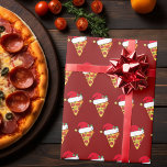 Funny Christmas Pizza Slices in Weihnachtsmannmütz Geschenkpapier<br><div class="desc">Funny Pizza Liebhaber Weihnachtsverpackung für ein italienisches Restaurant. Niedliche Pepperoni Scheiben mit einem unglaublich witzig Weihnachtsmann,  der in einem lustigen roten Ferien-Muster.</div>