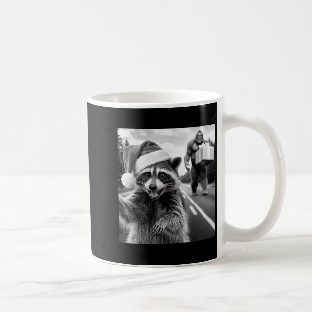 Funny Christmas Raccoon Shirt Raccoon Selfie With  Kaffeetasse (Rechts)