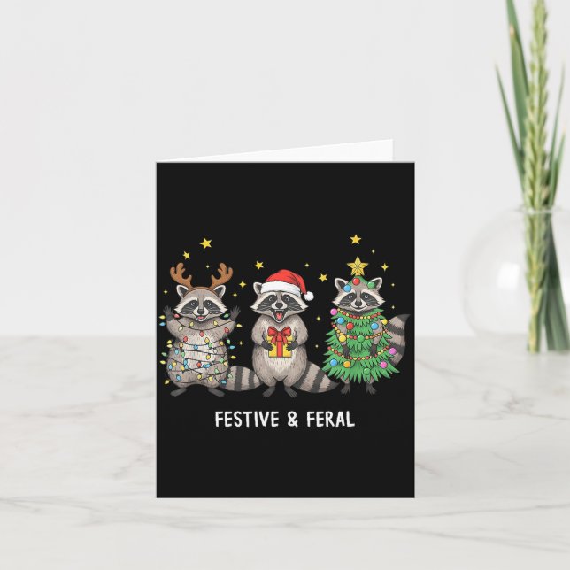 Funny Christmas Racoon - Feral But Festive  Karte (Vorderseite)