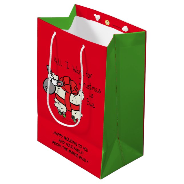 Funny Christmas Sheep Cartoon Mittlere Geschenktüte (Vorderseite Schrägansicht)