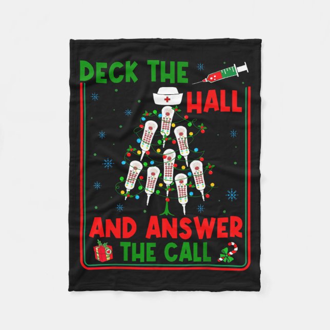 Funny Cna Deck The Halls Answer The Calls Nurse Ch Fleecedecke (Vorderseite)