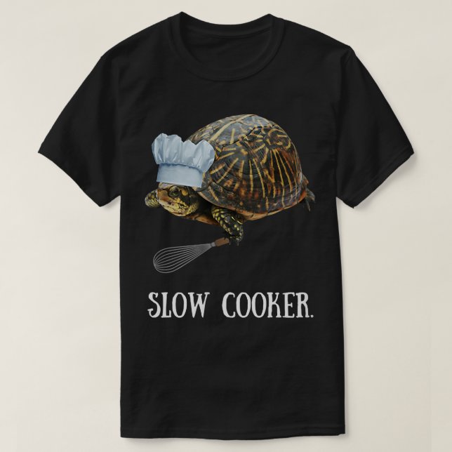 Funny Cooking TSlow Cooker Turtle T-Shirt (Design vorne)