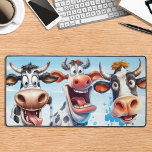 Funny Cows Whimsical Niedlich Farm Animal Schreibtischunterlage<br><div class="desc">Diese Tischmatte ist mit einem spielerischen Aquarelldruck von Kühen und ihren skurrilen Gesichtern ausgestattet, ideal für Kuhliebhaber und Fans von Nutztieren. Das moderne und stilvolle Design verleiht jedem Büroraum eine Touch von Brauchtum und macht es zu einem großartigen Geschenk oder Accessoire. Bleibe und beschützen Sie Ihren Schreibtisch mit dieser lustigen...</div>