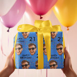Funny Custom Face Foto Geburtstagsparty Geschenkpapier<br><div class="desc">Funny Custom Foto Geburtstag Party Packpapier personalisiert mit einem Gesicht geschnitten und das Alter. Design mit Konfetti, blauem Hintergrund und einer fröhlichen Geburtstagsbotschaft. Um die Farbe zu ändern, klicken Sie bitte auf die Schaltfläche, um das Design zu bearbeiten. Um das Cut-Out des Fotos zu machen, können Sie jede kostenlose App...</div>