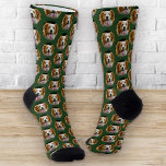 Funny Custom Pet Foto Hund Katzenmuster Grün Socken<br><div class="desc">Ein unglaublich witzig und charmantes Accessoire, das Ihnen ein Lächeln ins Gesicht bringen wird - die Funny Custom Pet Foto Circular Grid Pattern Crew Socks. Diese reizvollen Socken verbinden Ihre Liebe für Haustiere mit einem spielerischen und auffälligen Design und schaffen so ein einzigartiges und personalisiertes Modestatement. Das Muster besteht aus...</div>