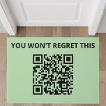 Funny Custom QR Code Fußmatte<br><div class="desc">Begrüßen Sie Ihre Gäste mit einer nicht nur funktionalen, sondern auch unterhaltsamen Tür! Mit einem fett formatierten Satz "You will't Bedret This" und einem scannbaren QR-Code bringt diese anpassbare Türmatte eine moderne Drehung in Ihren Eingang. Ideal für Zuhause, Büros oder jeden Raum, der Kreativität und Spaß schätzt, ist es sicher...</div>