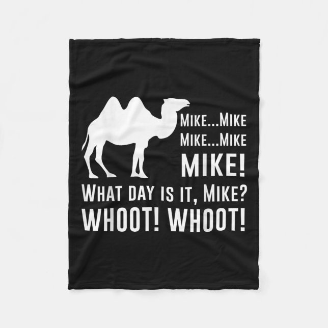 Funny Cute Camel Quotes About Hump Day Funny Quote Fleecedecke (Vorderseite)