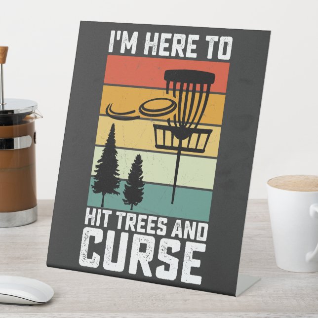 Funny Disk Golf Shirt Hit Trees und Curse Retro Sockelschild (In Situ)