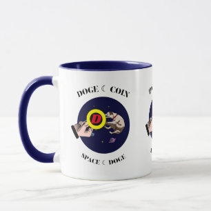 Funny Dog fängt Dogecoin im Weltraum Tasse