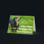 Funny Dog Foto Abschluss Card Benutzerdefinierter  Karte<br><div class="desc">Die PAWfect Abschluss Karte für alle Hundefreunde. Auf der Vorderseite befindet sich ein hübsches Foto mit Dackel und Text, in dem steht "Hot Dogity Dog, You're Schließen!" (Sie können auch Ihr eigenes Foto hochladen und den Text anpassen). Das Innere ist mit einer kleinen schwarzen Graduierungshülse versehen und unten mit 2...</div>