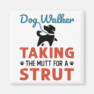 Funny Dog Walker übernimmt den Mutt für einen St Magnet