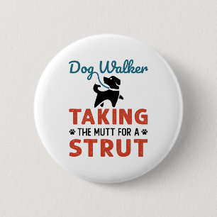 Funny Dog Walker übernimmt den Mutt für einen Stru Button