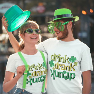 Funny Drink getrunken Betrunkenes Kleeblatt St Pat T-Shirt