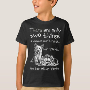 Funny eine Frau kann ihren beiden Yorkies nicht wi T-Shirt