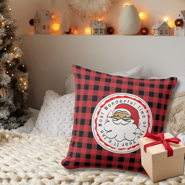 Funny Ethnic Santa Cartoon Red Black Buffalo Karie Kissen (Von Creator hochgeladen)