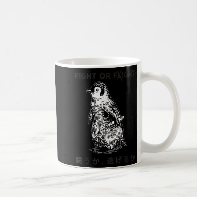 Funny Fight or Flight Meme Pinguin mit Knife Kaffeetasse (Rechts)