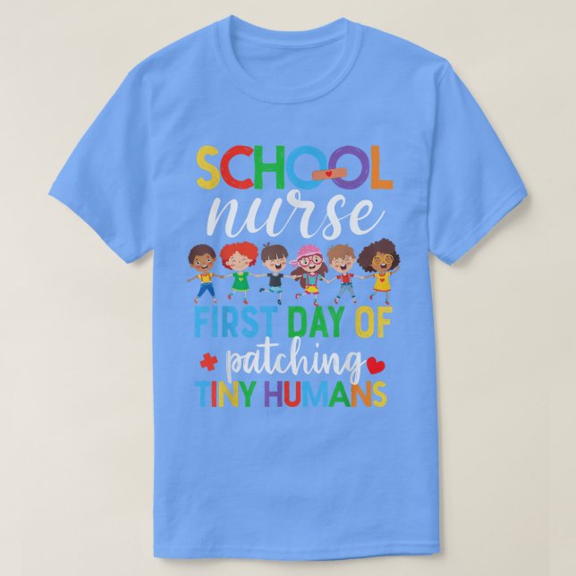 Funny First Day Patching Tiny Humans T-Shirt Schoo (Design vorne)