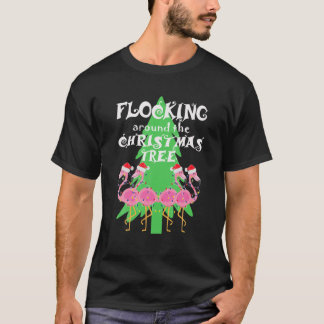 Funny Flamingo Flocking rund um den Weihnachtsbaum T-Shirt